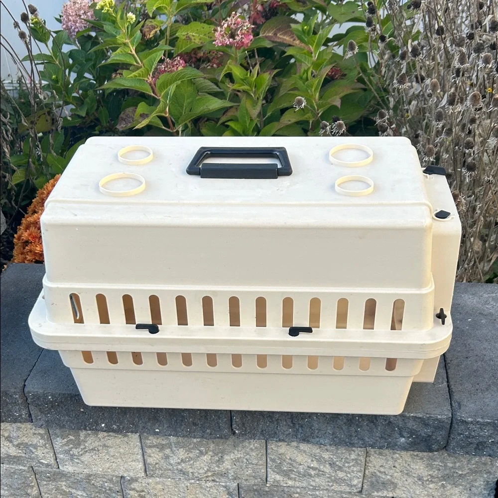 Cream Hard Sided Pet Carrier